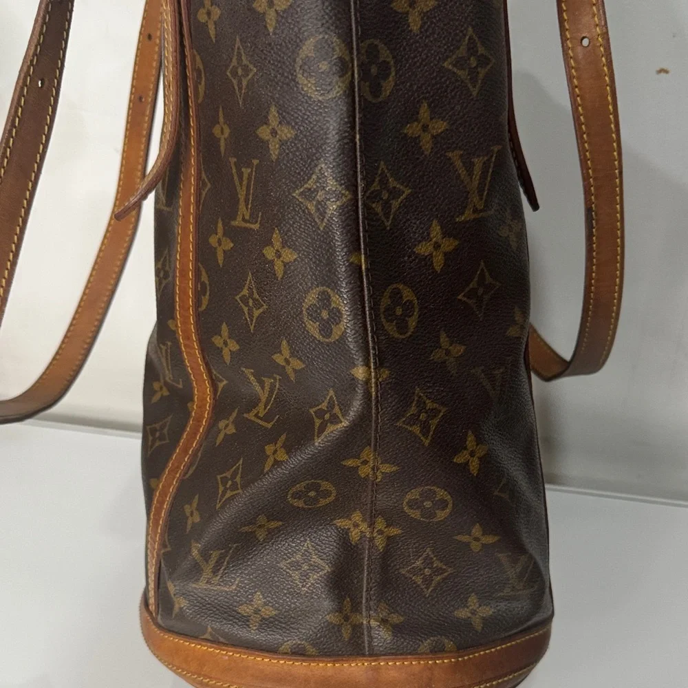 Louis Vuitton Monogram Bucket Bag – Vintage LV Shoulder Tote
